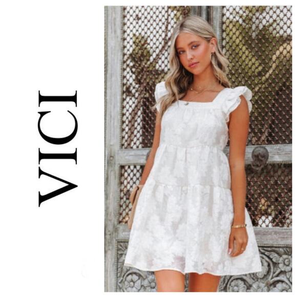 Vici Dresses & Skirts - VICI Margarita Blanca Off-White Daisy Tiered Mini Dress Women's Small
